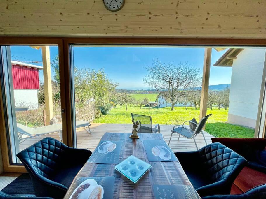 Zweistoeckiges Natur-holzhaus Mit Berg- & Seesicht Dom wakacyjny Horgenzell